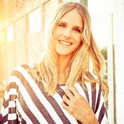 Nutrition & Fitness Geek. 
Social Media girl at Precision Nutrition.

Tweeting @insidePN
