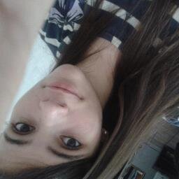 Se eu te olhar, sorria, se eu te perder, me ganha.. Se eu chorar, me anima, mas se eu sorrir, é por você @Guimet_Santos s2