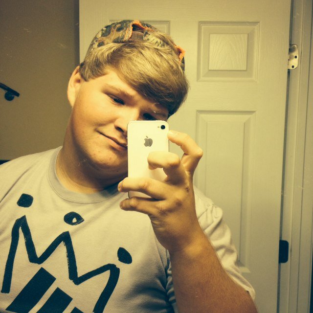 My name is Sam! I love my life and family and friends. I love to ride dirt roads and mudding. Love it. God bless, much love