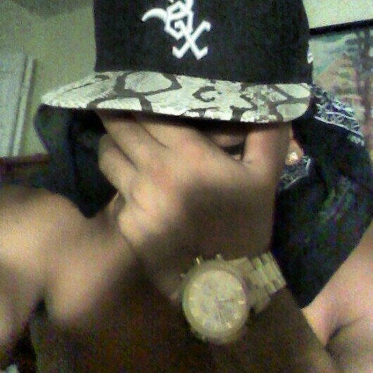 ima coo person to get to know follow me nd ill follow bak fasho. takin chances ballin nd they cant do nothing about it im out here #BlowMoneyTribe