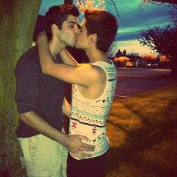 OneFuckingCute's profile picture. //Romantico//Me gusta luchar para conseguir las cosas, es la única manera de apreciar lo que se tiene//Lo siento chicas, soy de un chico//