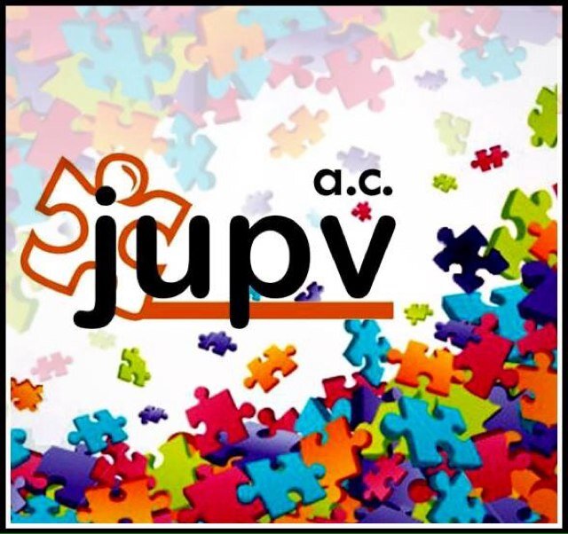 Somos una AC esta comprometida con Veracruz y busca su transformación a través de los jóvenes. Presidente: @Lopez_Cerdan Vicepresidente: @FompeRockz