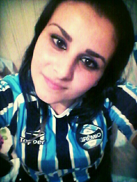 - sou α meeninα Boα o suficiente prα αbαlαr suα mente ... perfeiitα nα medidα prα estrαgαr suα vidα !
(66'
