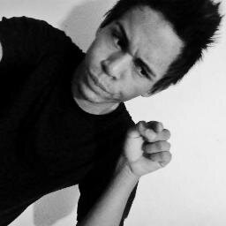 A Simple boy who sees the World differently ...
and more a fan of @simpleplan who tries to stand out in a million . ;)
