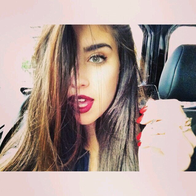 Hey im Lauren from Fifth harmony (Rp/single)