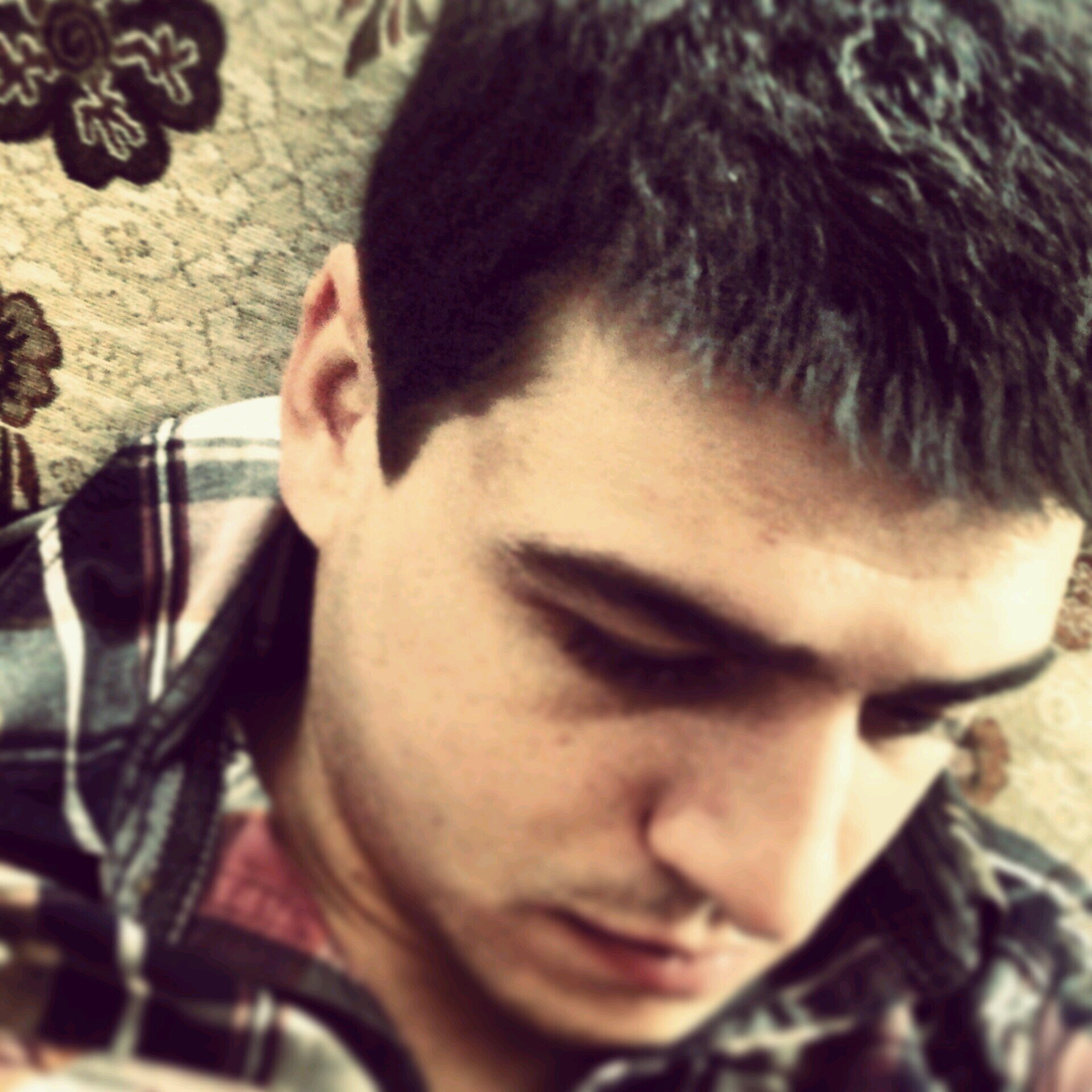 BAZEN ARKAMA DÖNÜP BAKIYORUMDA..OFFFFFFFF..BOYNUM KÜTLÜYO İYİ OLUYO YAA.:))