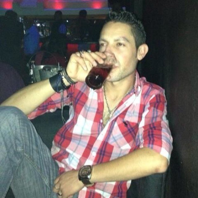 EmmanuelRz442's profile picture. Cocinero por vocacion y herencia familiar! Sincero honesto y directo! Extremadamente Rencoroso y vengativo!