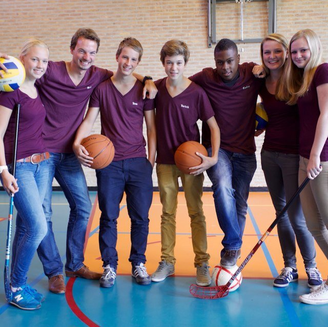 De sportcommissie van het Willem Lodewijk van 2013/2014. Volg ons om alles te weten over onze activiteiten!