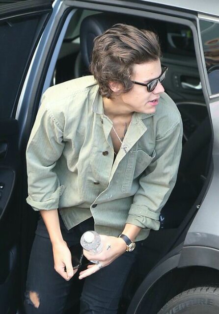 hey! Go follow @narryxshines x she follows back just ask :)