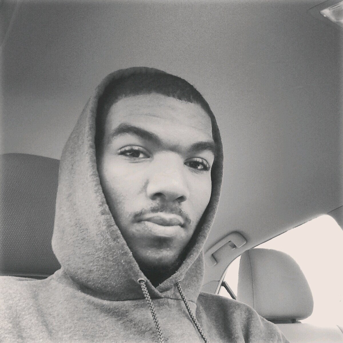 18 year old nigga with goals medical assistant & hardworking future wcccd student looking for a doctor's degree...