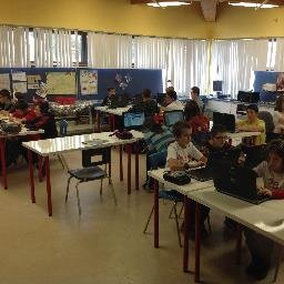 Classe de 6e année #classeinversee #TIC #BOYD Lab mobile de 27 portables. On essaie Twitter cette année!