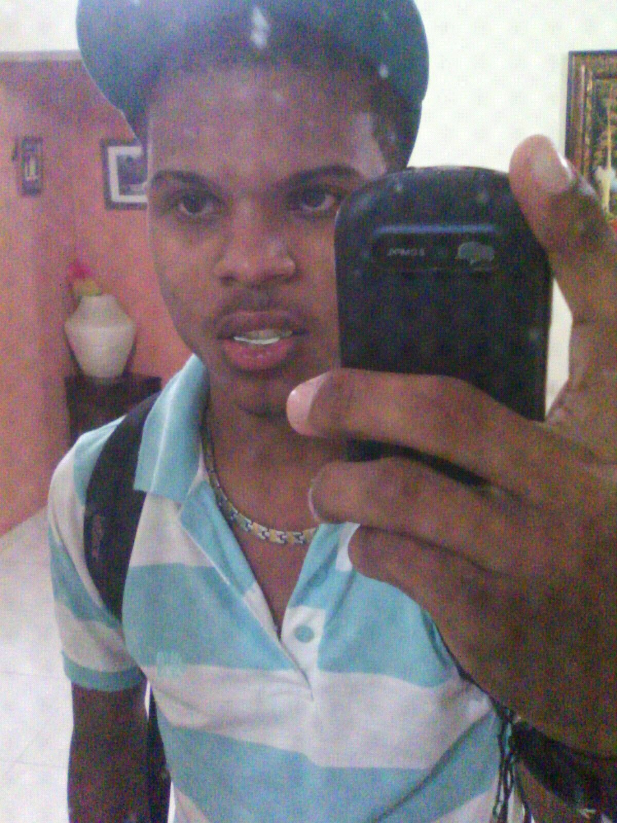 Un negro con mucha actitud y nada que envidiar. MUAH para mis LADIES. sigueme en #instagram #djacoby02