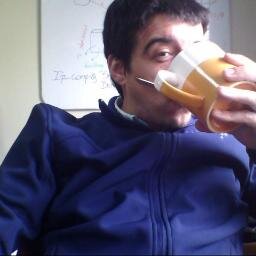 Ingeniero Informatico, musico y bueno pal mezon , BUllan9uero hasta la muerte.-