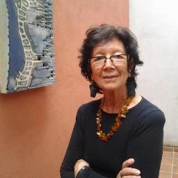 Periodista-escritora, activista cultural, defensora de hombres y pueblos. Con ganas de saber, conciliar, amar. Harta de exigencias, me siento anárquica,