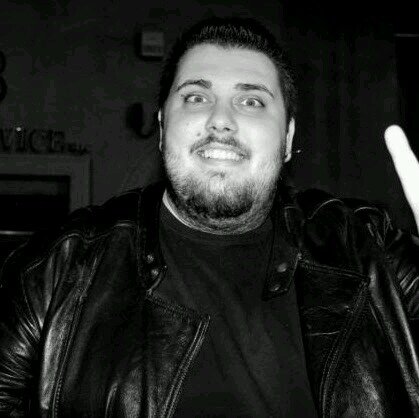 I'm a rock dj and a drummer tha kicks ass