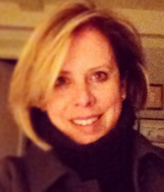 Former agency creative drone, now splitting time between HHI and NYC, dreams of Paris. Fashion, travel, books & magazines, dogs, beach & a new lipstck #happyme