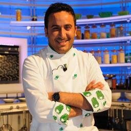 Da 10 anni Chef a La prova del cuoco su Rai1. Mi definisco un messaggero del gusto, sostenitore e divulgatore della cucina siciliana e italiana.