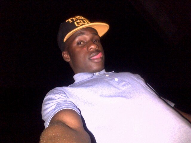 Am a kul boi i luv chatin n mitin frnds i rep#¥MCMB #EME #CHOI BOIZ #BADEST KIDIES u wil get 2 no mi beta jst folo nd gt a folo bac ♥