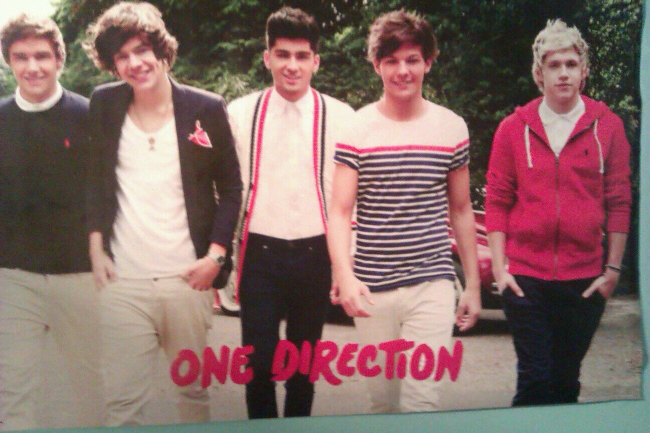 hey xx im lacey ! Im a massive one direction fan # directioner # elounor lanielle sophiam ! I love to watch the youtubers vids! Follow me ill follow back :D xx