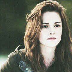 Kristen || mckinley || etero || single || 3º anno ||