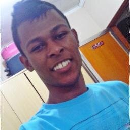 Andei pensando muito e decidi viver somente com aqueles que me fazem bem.
