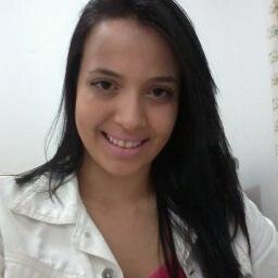 Não sei se estou perto ou longe demais, se peguei o rumo certo ou errado, sei αpenas que sigo em frente, vivendo dias iguais de formas diferentes !