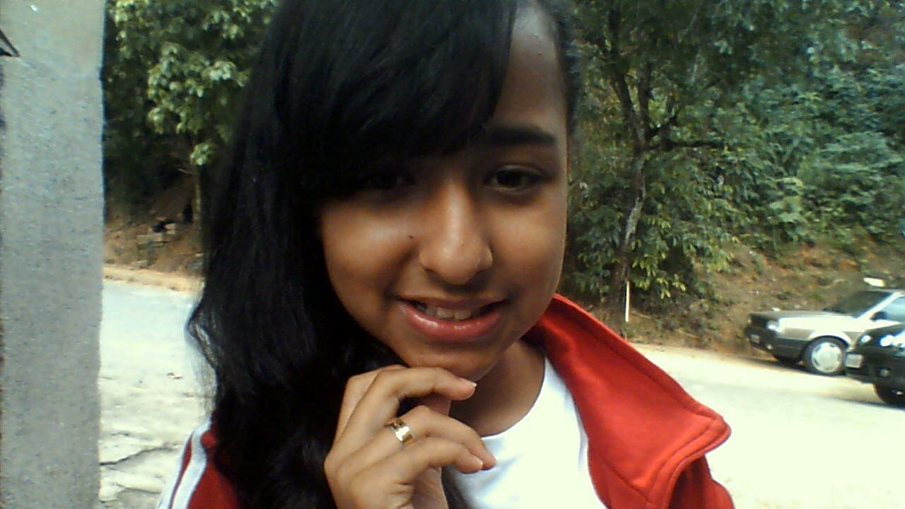 amo ser baixinha , amo pizza , sou magrinha e me acho linda !!!!