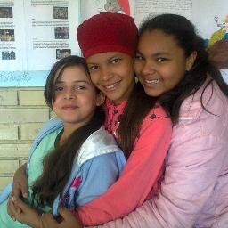 Os tesouros mais valiosos que eu tenho são meus amigos e familiares. Aqueles que estão sempre presentes nos momentos mais felizes e valiosos da minha vida. I3O