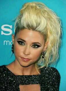 AnitaSwg's profile picture. Irradia Amor, Mantente fuerte, Cabeza en alto, Corazón lleno. ∞