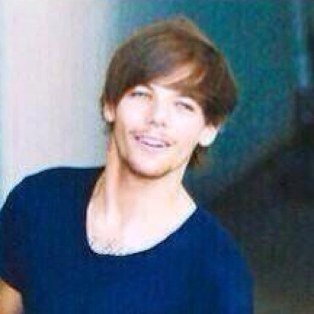 Please Follow @Autmnlouis if you want a follow back just ask.OR rt my 2 most recent rt for an instant follow back of her.