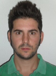 Arquitecto Técnico e Ingeniero de Edificación. Actualmente estudiante del Máster de Formación de Profesorado de la UMH
