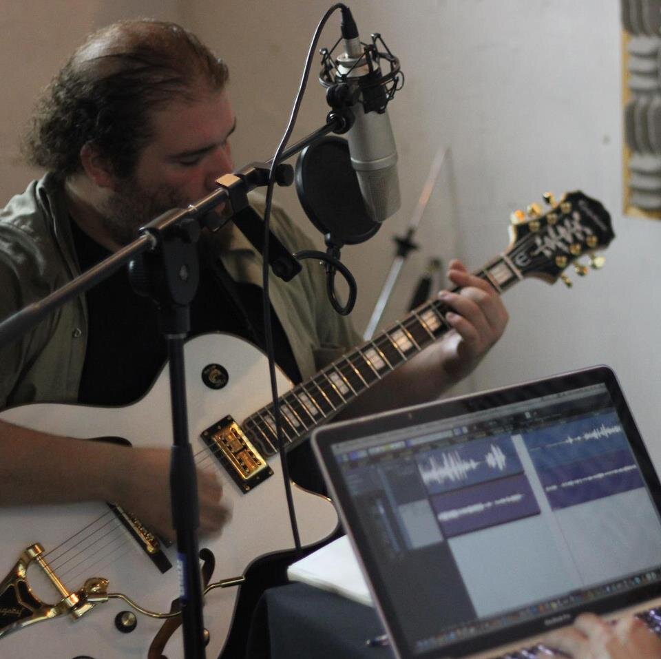 Músico y Productor musical  Chileno