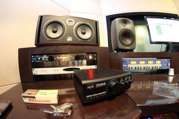 Recording / mixing / mastering studio | Booking Contact : 087821000287 | Studio rate : IDR 450k / shift