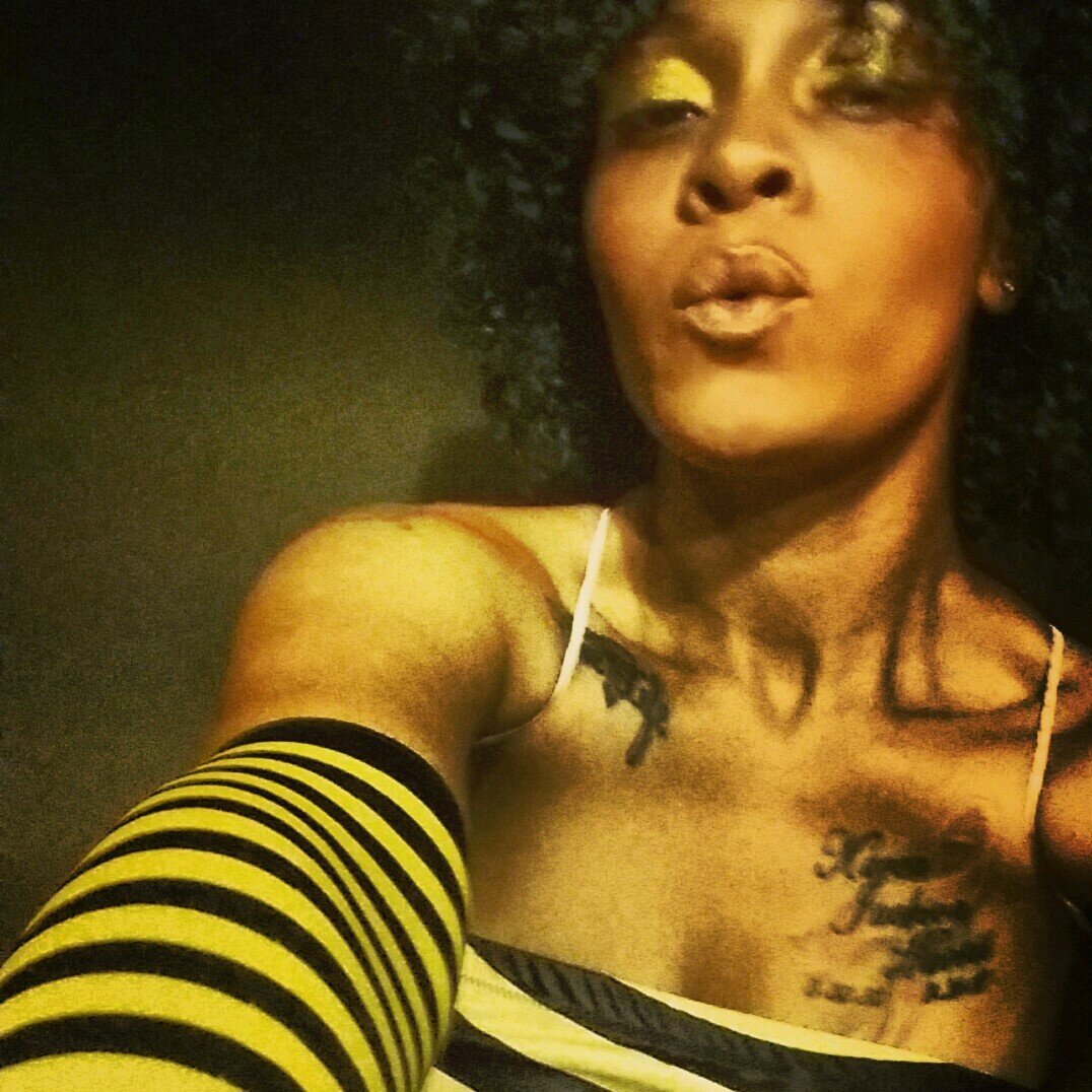 I RATHER BE RICH THAN FAMOUS!