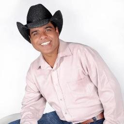 Roque Saldanha, locutor, apresentador, rádio, tv, shows e eventos... O locutor garganta de ouro A voz de trovão do Brasil.