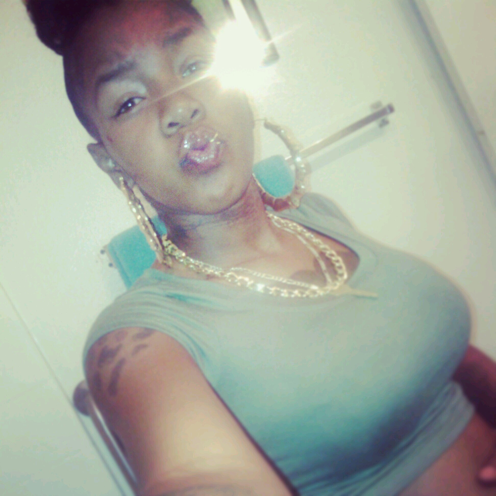_Sooon to be mommy :* Expecting a babyGIRL , 3.19.14 #TeaamAquarius ✌ :* &'ndd im 17teen ;* ... Btw ` C/O 2014 :*