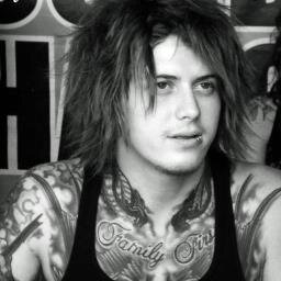 I love rock)30 stm,MCR,PRoach,LPark, BmtH,BVB,3daygrace,Nirvana,AA,GDay,Metallica,SOAD,The PReckless,SleepingwithSirens,SSilence,Шерлок,Сверхъестественное