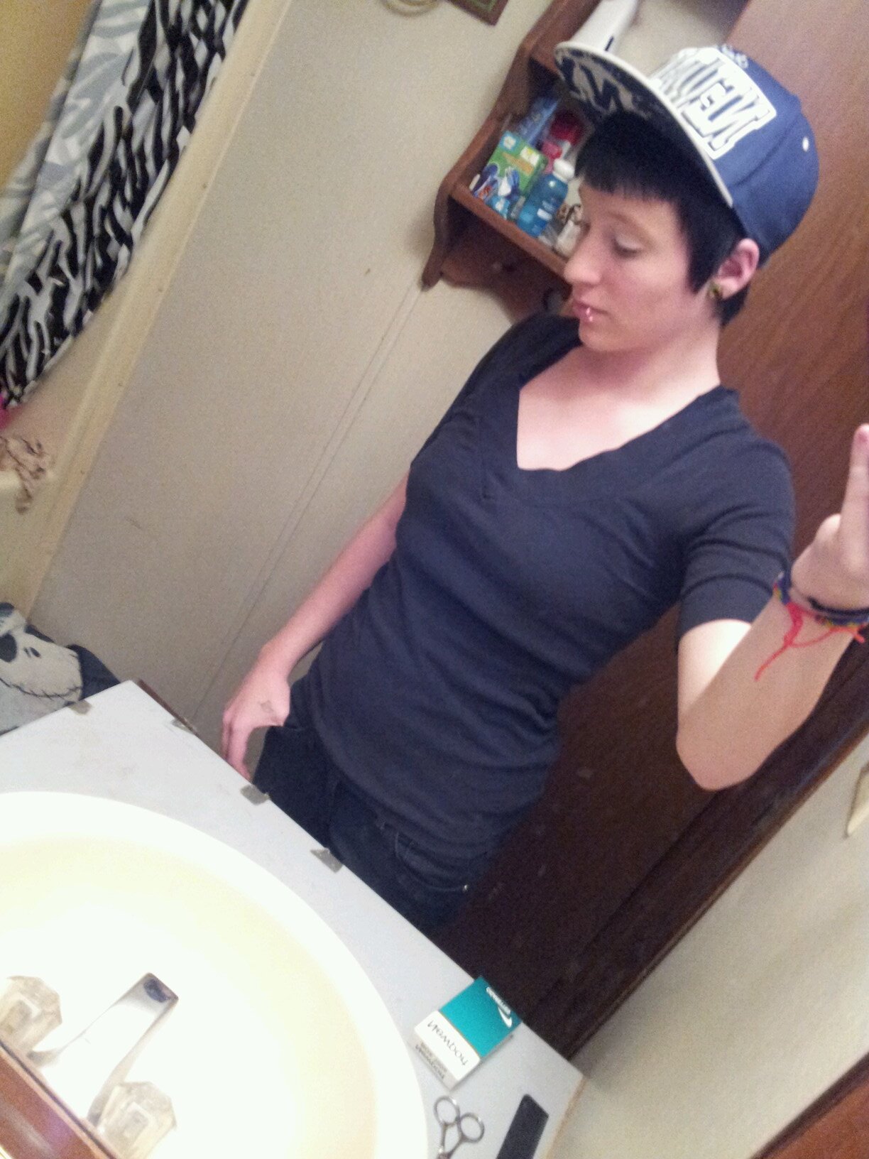 my names sadie im 17 with a 2 year old son.. im.engaged to a female and I love her very much