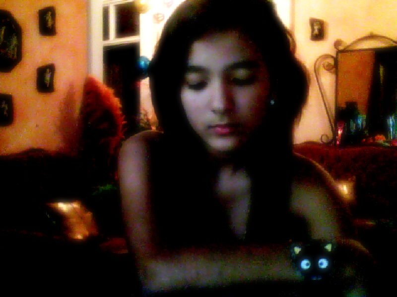 Bueno yo soy muy simpatica,amigable,cariñosa,sincera, juguetona.... (Y mucho mas cosas) Me encanta la musica (Romantica).♥ Me gusta hacer amigos nuevos...♥♥♥♥