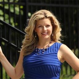 Founder of Pulling Purse Strings. 2013 Honoree Nashville's Top Forty Under 40. 2013 Top 5 Honoree Nashville Emerging Leaders Award. @KarahsPurse