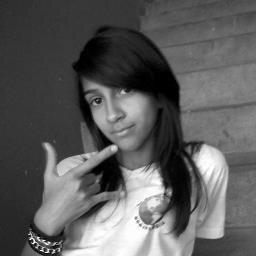 Eu, minha definição as vezes nen eu sei sou alegre feliz curtos quase todos os tipos de músicas, sou aventureira e curto fazer tudo é difício me decepcionar....