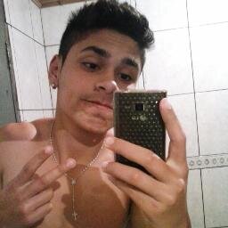 Deixo pros outros, acharem o que pensam de mim, baseando-se nas minhas atitudes.