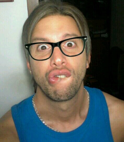 ☆ Actor frustrado ☆ Aprendí a decirlo en 3 ó 4 idiomas ☆