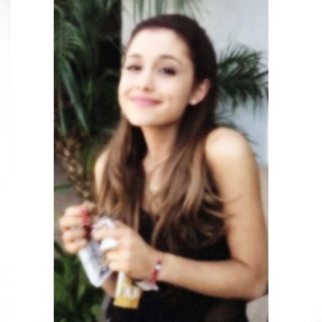 Hey i just gave you a free follow! :) Go and follow @shazgrande thanks :)