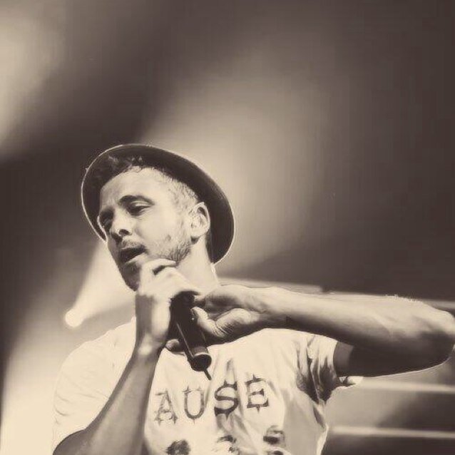 OneRepublicAust's profile picture. when i was a kid i used to buy and sell gravity ☀️