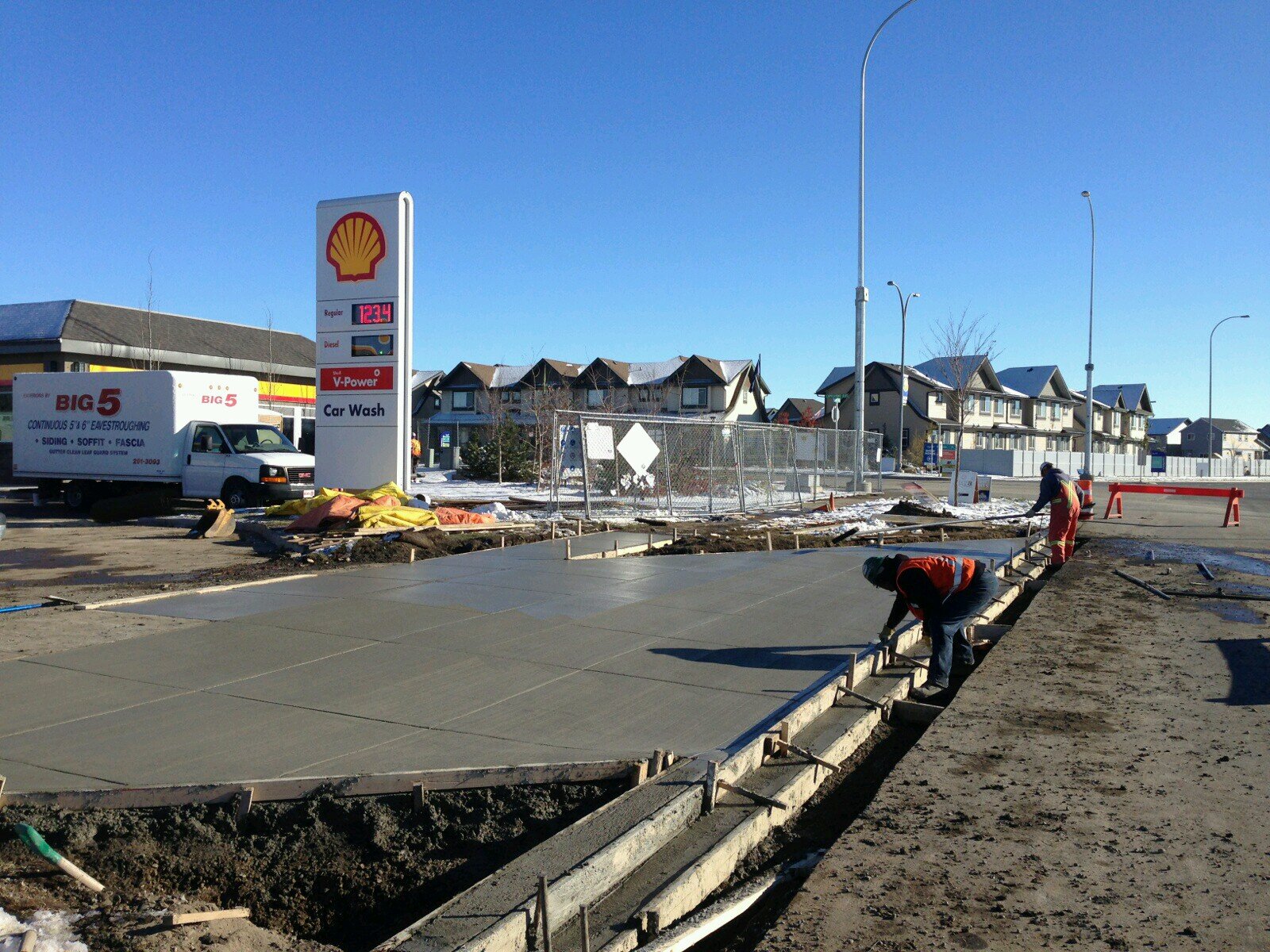 Marra Concrete is a qualified concrete contractor that specializes in decorative concrete.  Prep/Place/Finish, form work to installation of wire mesh/rebar.