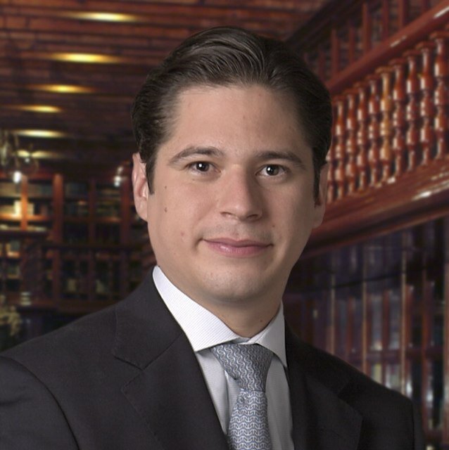 Abogado / Lawyer. Derecho, política y fútbol / Law, politics & soccer.