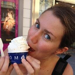 Seahawks fan et passionnée des arts du fil, à Toulouse et ailleurs - ex-blogueuse makeup puis gourmande mais pas toujours cuistot.  #dircom - Compte perso :)