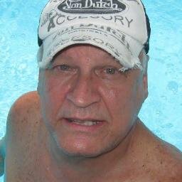 eduardopellerin's profile picture. cabelos brancos   1,63cm   80 k.  extrovertido   alegre de bem com a vida