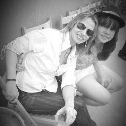 Boxeadora, simpatica, bipolar a veces,loca a ratos, vivo mi dia a dia como si fuese el ultimo! Mi Heer? La mejor! Te quiero